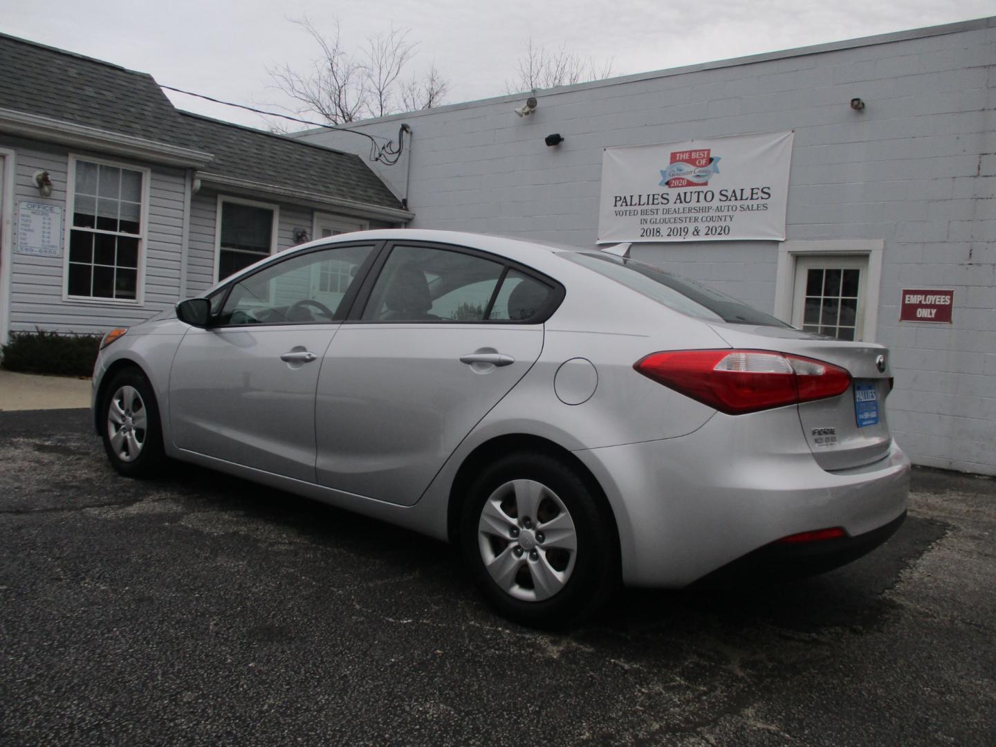 2015 SILVER Kia Forte (KNAFX4A62F5) , AUTOMATIC transmission, located at 540a Delsea Drive, Sewell, NJ, 08080, (856) 589-6888, 39.752560, -75.111206 - Photo#3